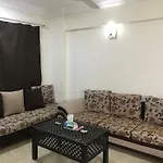Apartment At Sheraton Road