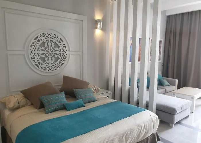 Grand Palace Hrg - Adults Only