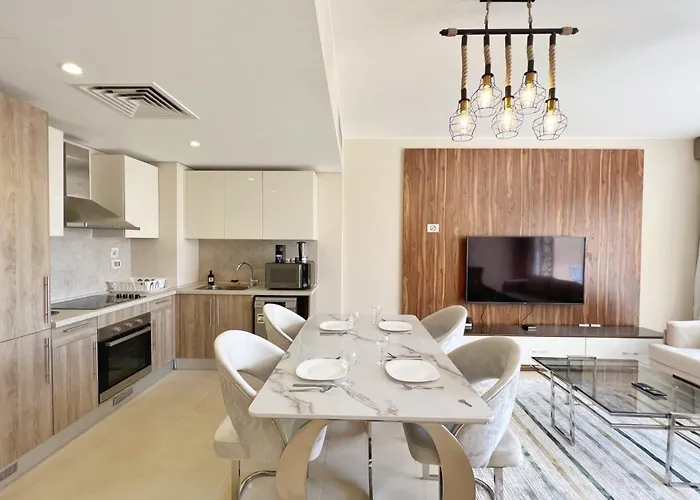 Charming 2Bdr W Sea & Pool View Free Beach & Pool Access