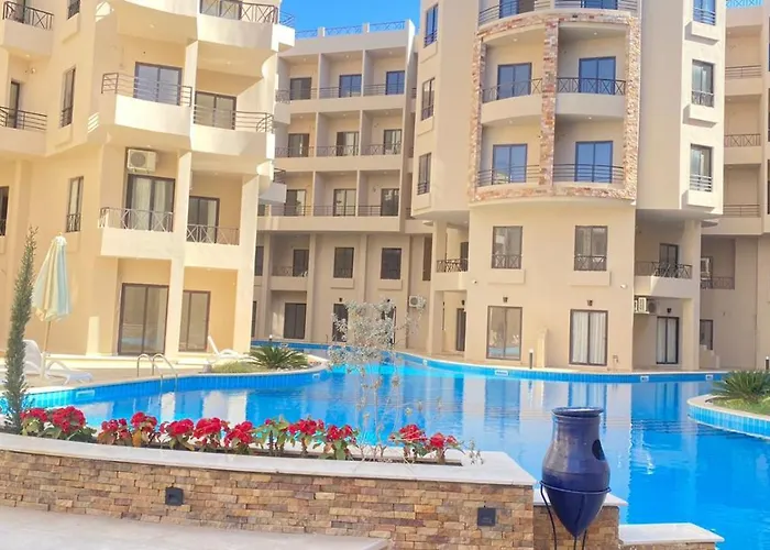 1 Bedroom Poolside Apartment B106 Aqua Tropical Resort