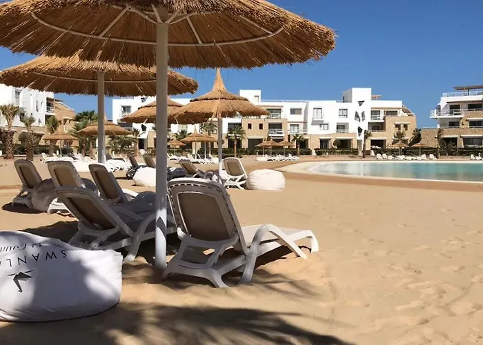 El Gouna Swan Lake I Direct Lake View I 3 Master Bedrooms Chalet