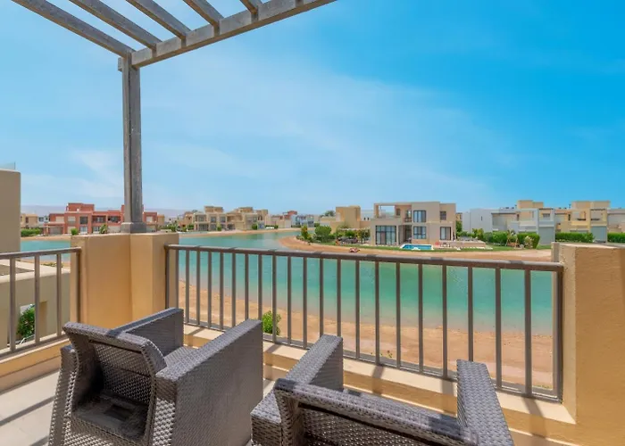New! 2Br Duplex In Tawila, Gouna Private Jacuzzi, Garden, Lagoon & Pool