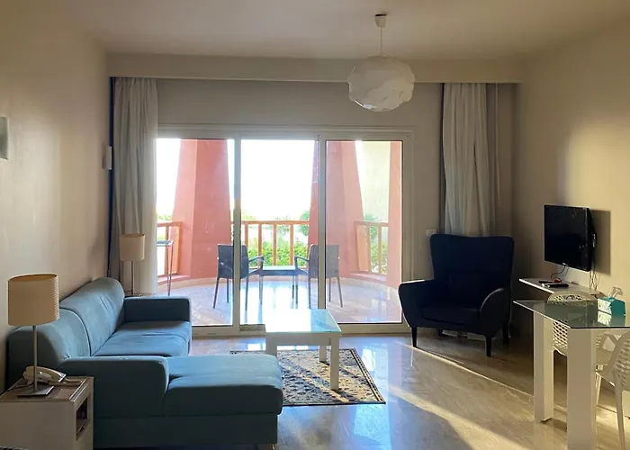Azzurra Sahl Hasheesh