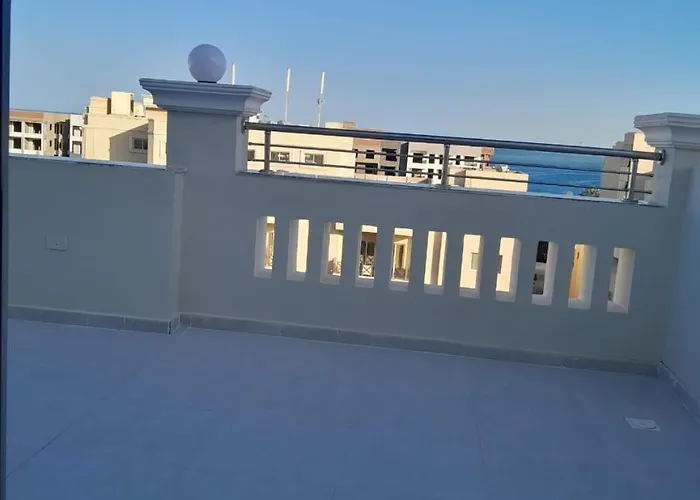 خلف فندق الاليزيه