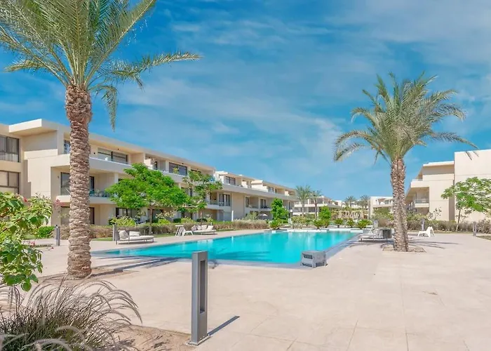 Chic 2 Bedroom Poolside Apartment At G-Crib El Gouna