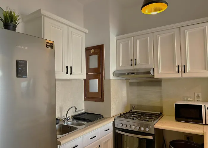 Artsy 1 Bedroom Apt/ Free Pool & Lagoon Access @Elgouna
