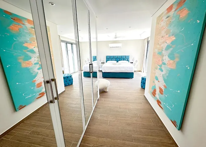 Supreme Beachfront 3Br Villa Soma Bay With Garden
