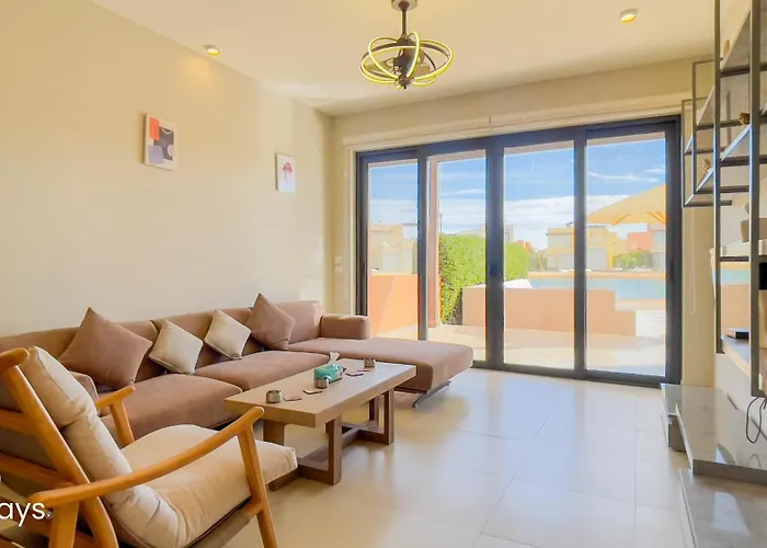 Ollystays Tawila 3Br Townhouse Shared Pool