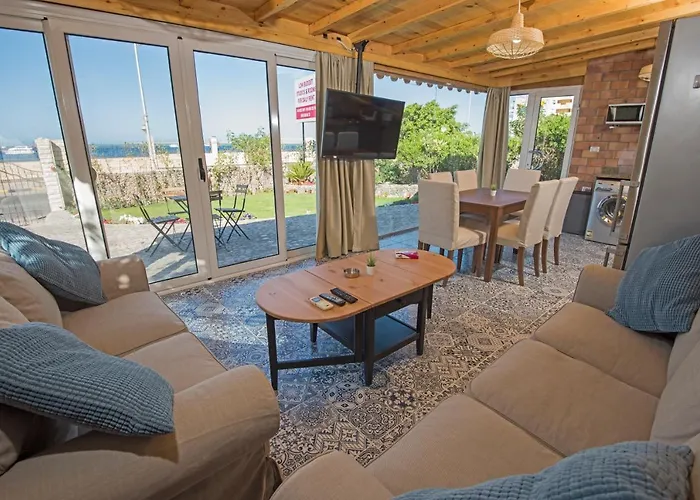 One Bedroom Chalet Managed By Lilly Apartments