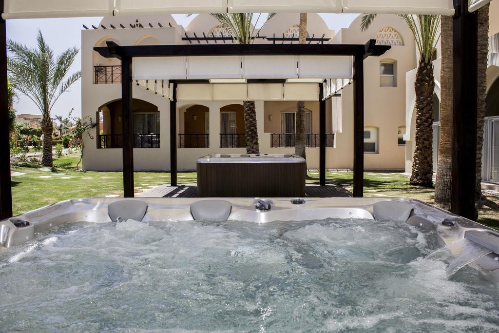 Jaz Makadina Resort