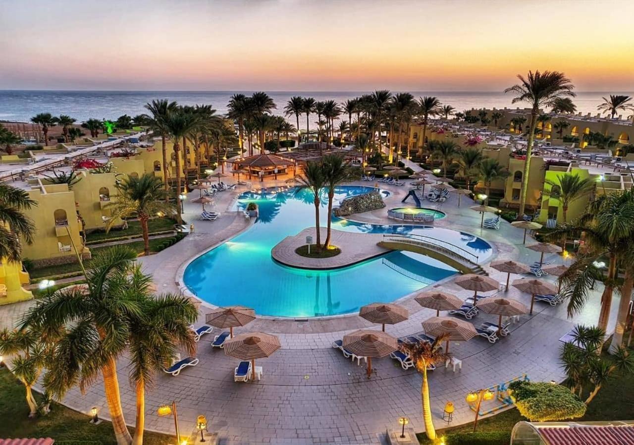 Palm - Families&couples Only