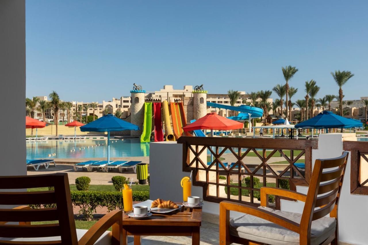 Royal Lagoons & Aqua Park Families And Couples Only