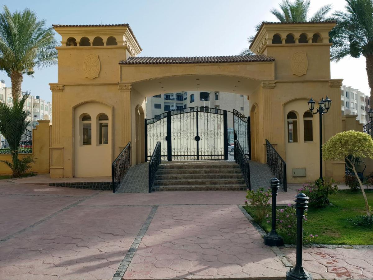 British Pool View Apartment Hurghada