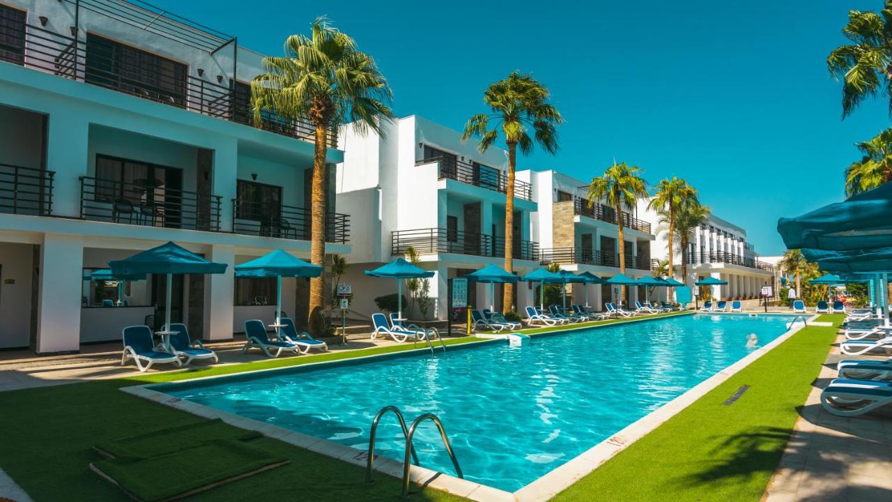 Hotel La Rosa Waves - Couple & Families Only