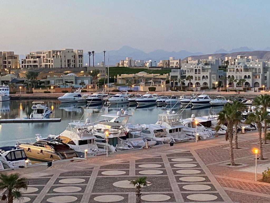 Heated Jacuzzi 2br On Yacht View Apartment