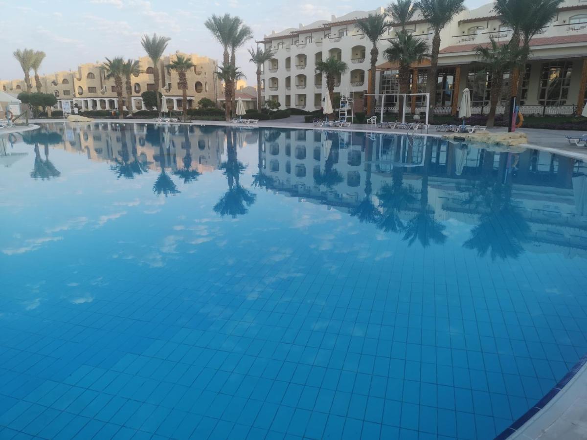 Royal Lagoons & Aqua Park Families And Couples Only 5*
