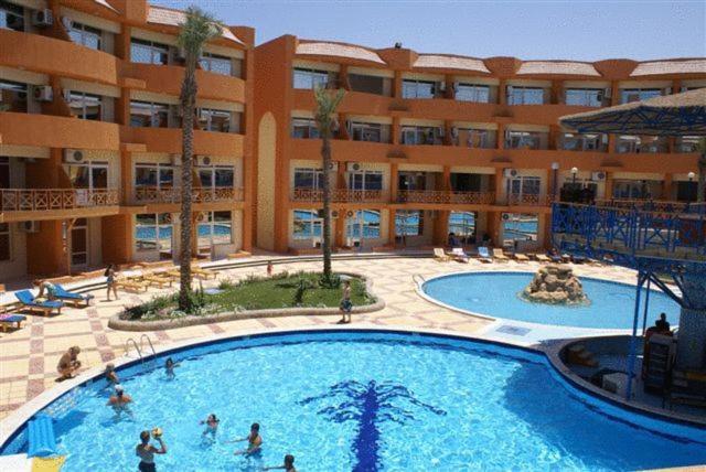 Oasis &