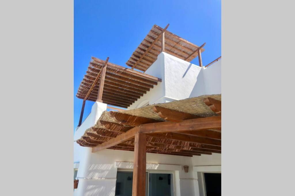 With 5 Bedrooms & 4 Bathrooms - Private Heated Pool Hurghada
