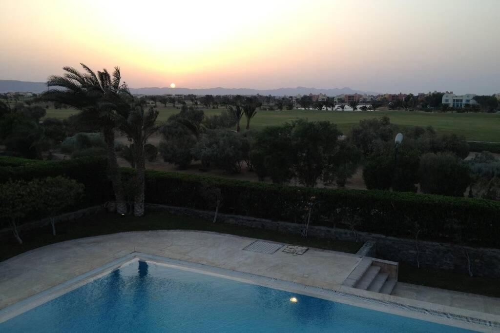 With 5 Bedrooms & 4 Bathrooms - Private Heated Pool Villa *