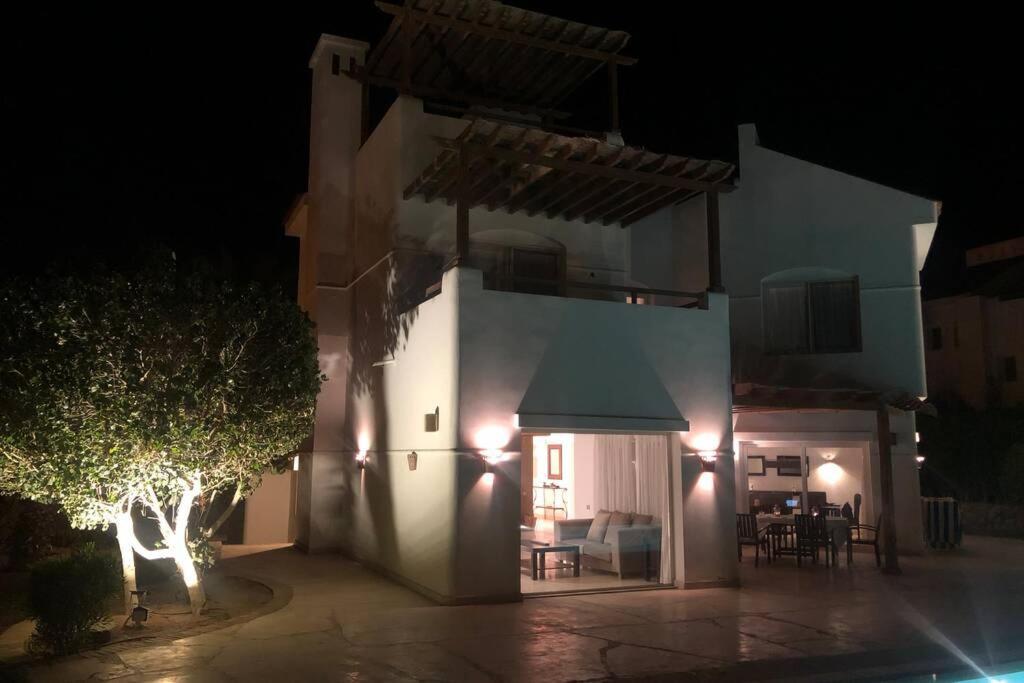 With 5 Bedrooms & 4 Bathrooms - Private Heated Pool * Hurghada
