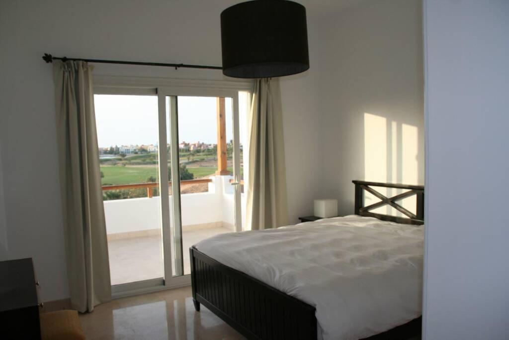 Villa With 5 Bedrooms & 4 Bathrooms - Private Heated Pool *