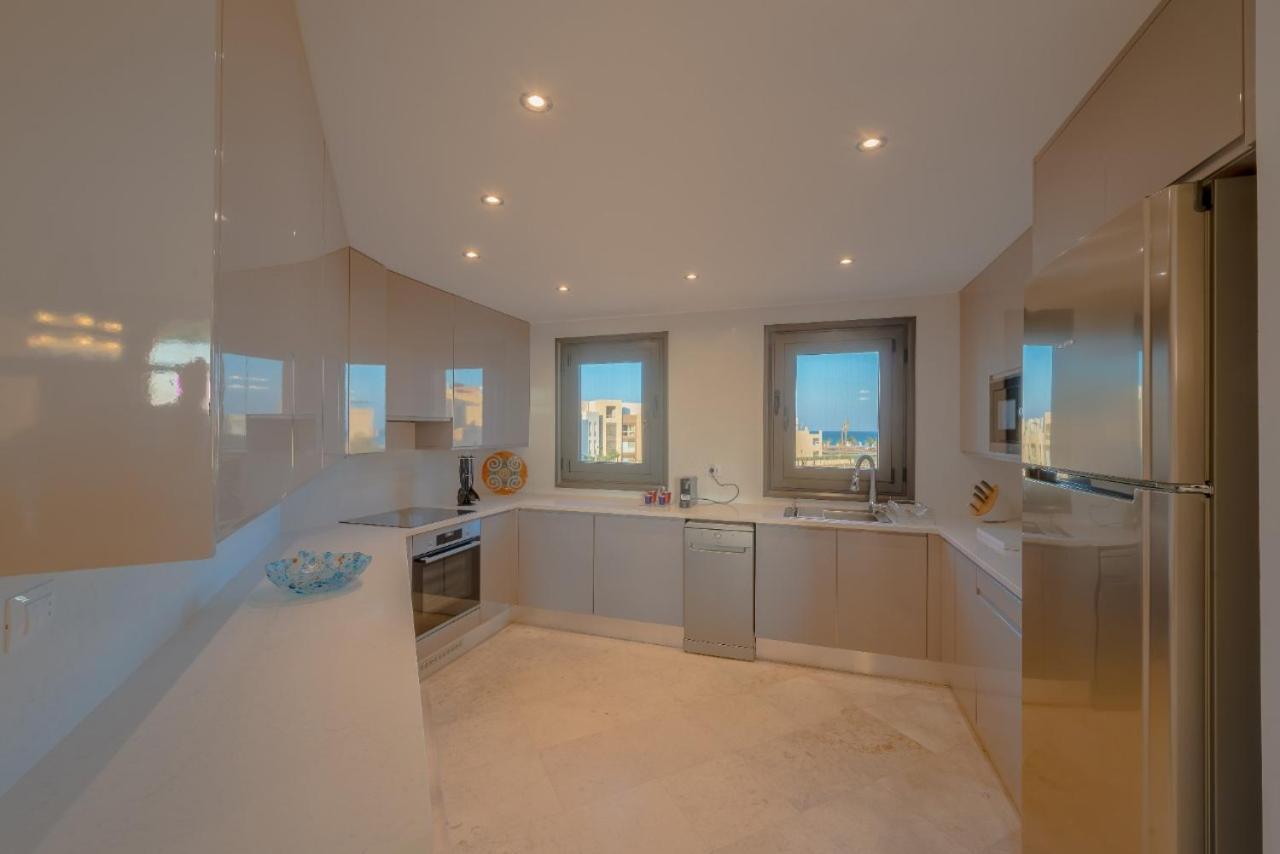 Apartment Heated Jacuzzi 2br On Yacht View