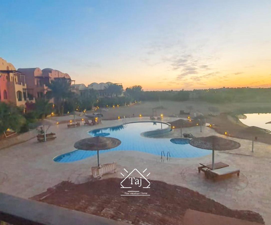 Taj Home, Amazing Pool And Lagoon View 2bedrooms