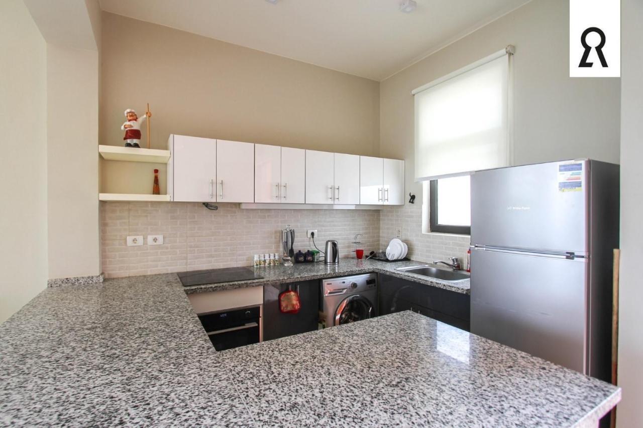 Villa Luxurious 3br Lakefront Town-house *