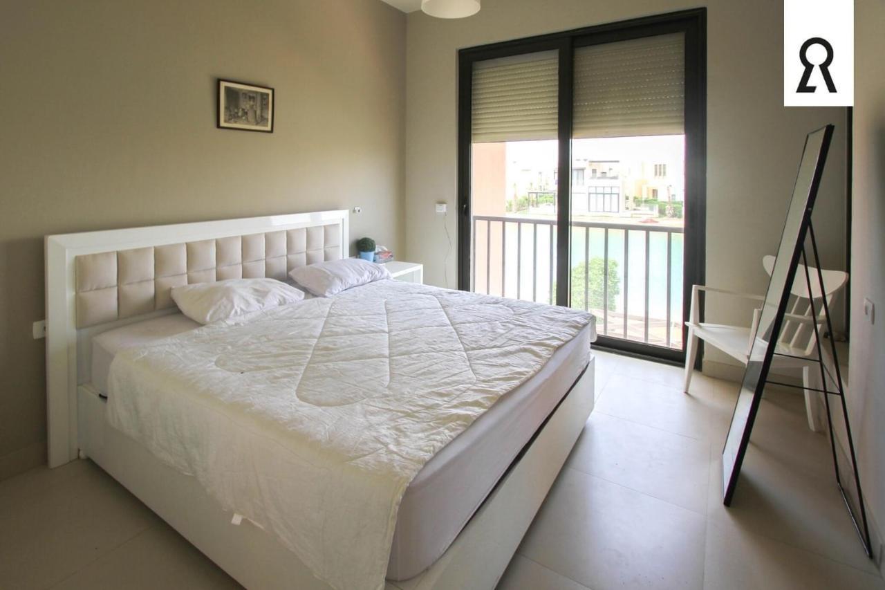 Villa Luxurious 3br Lakefront Town-house