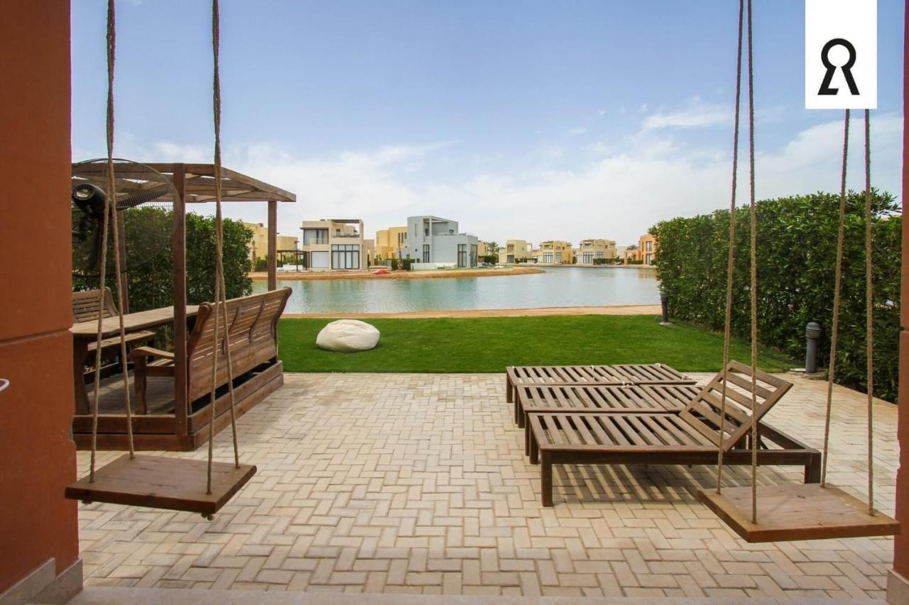 Villa Luxurious 3br Lakefront Town-house