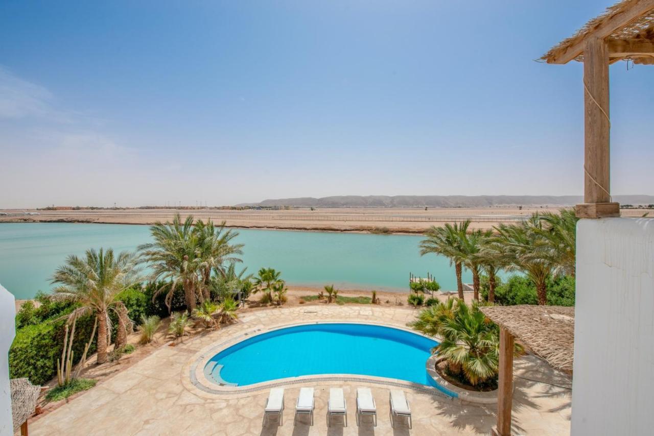 Beautiful 4 Bedroom White With Heated Pool Hurghada