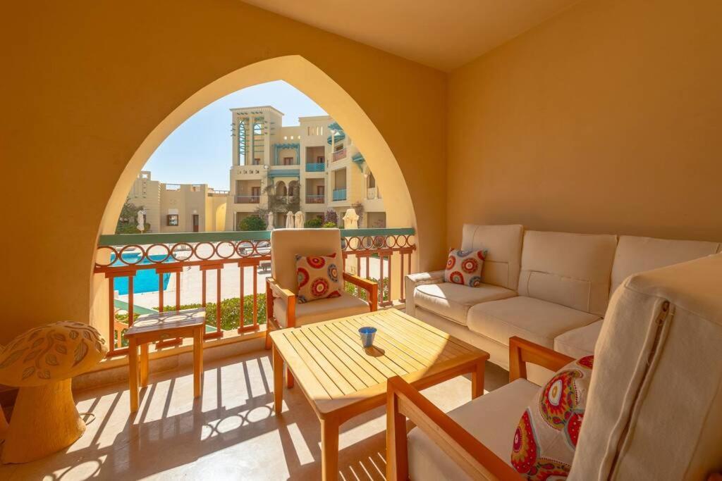 Marina Mosaique 1 Bedroom With Pool View Apartment *