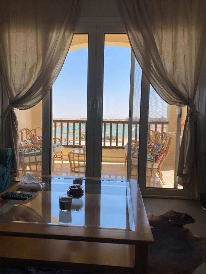A Lovely 2 Bedroom At Waterside *