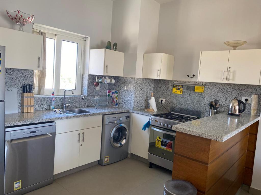 Apartment A Lovely 2 Bedroom At Waterside *