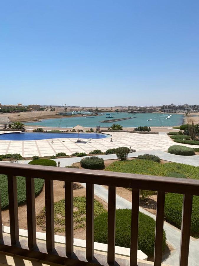 A Lovely 2 Bedroom At Waterside