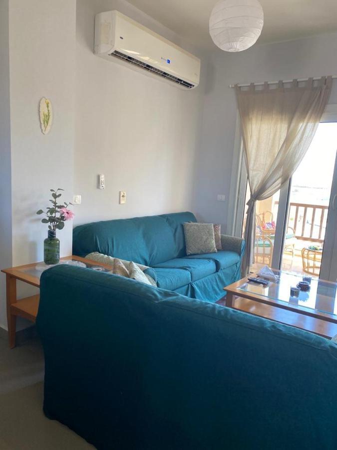 A Lovely 2 Bedroom At Waterside Apartment *