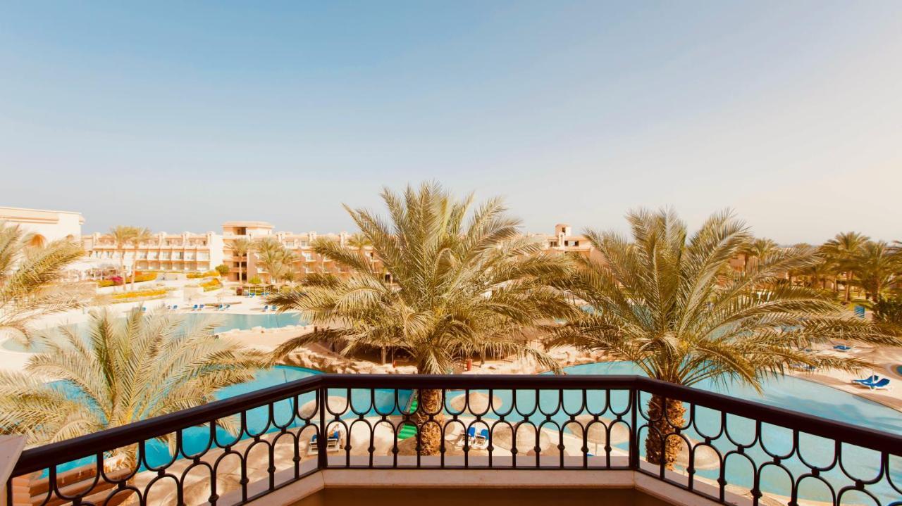 Pyramisa Beach Resort Sahl Hasheesh Hotel