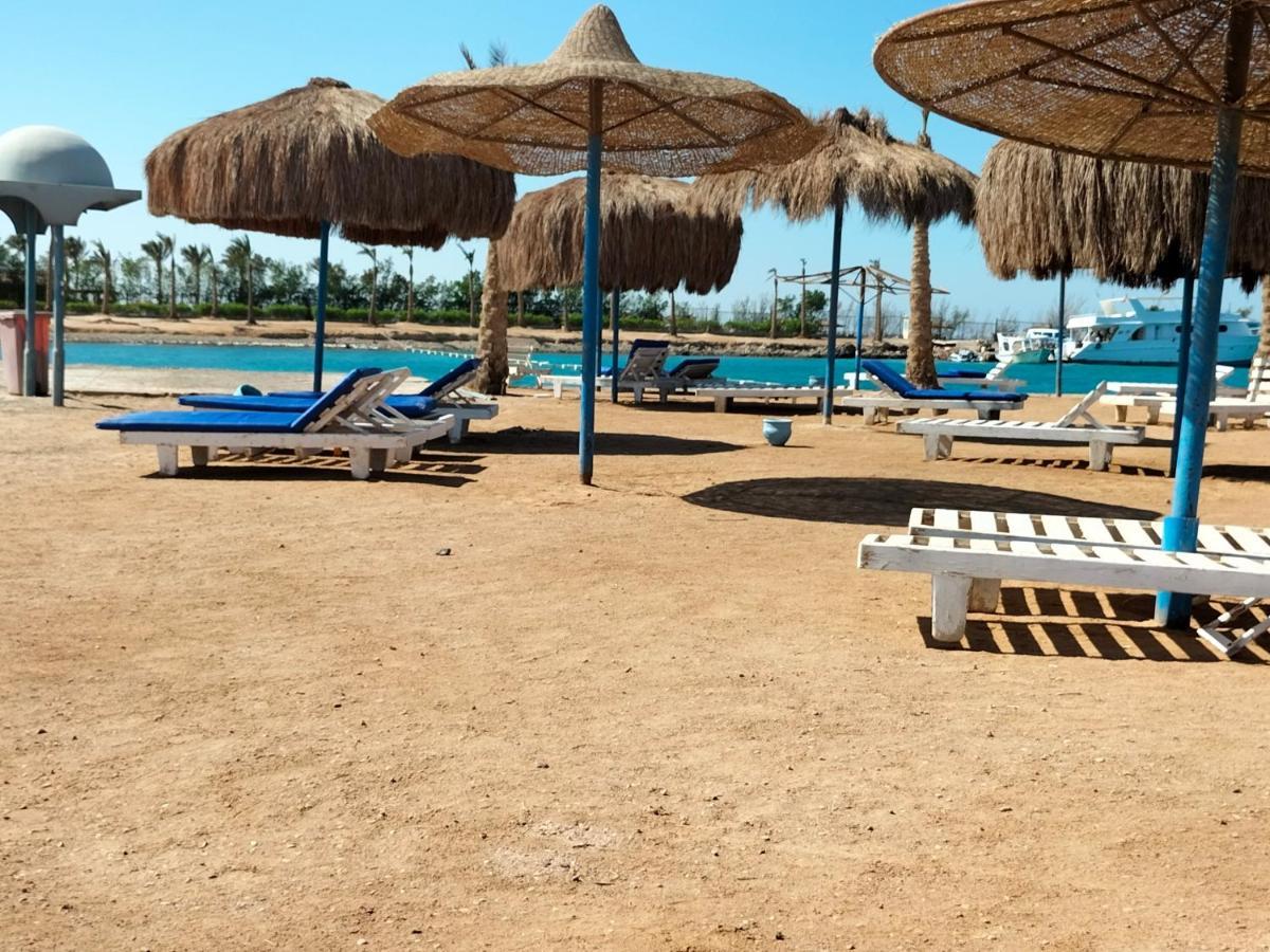 One Bedroom With Aqua View At Mirage Bay