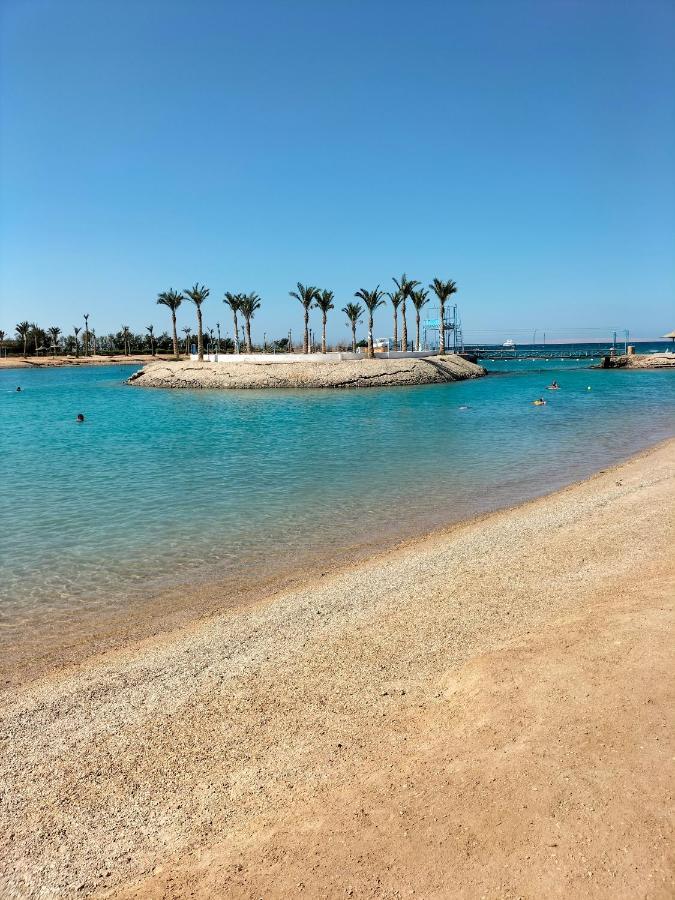 One Bedroom With Aqua View At Mirage Bay 4*
