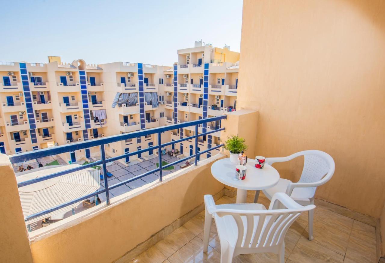 Pool View Near El Gouna With Floor Balcony & Kitchen *