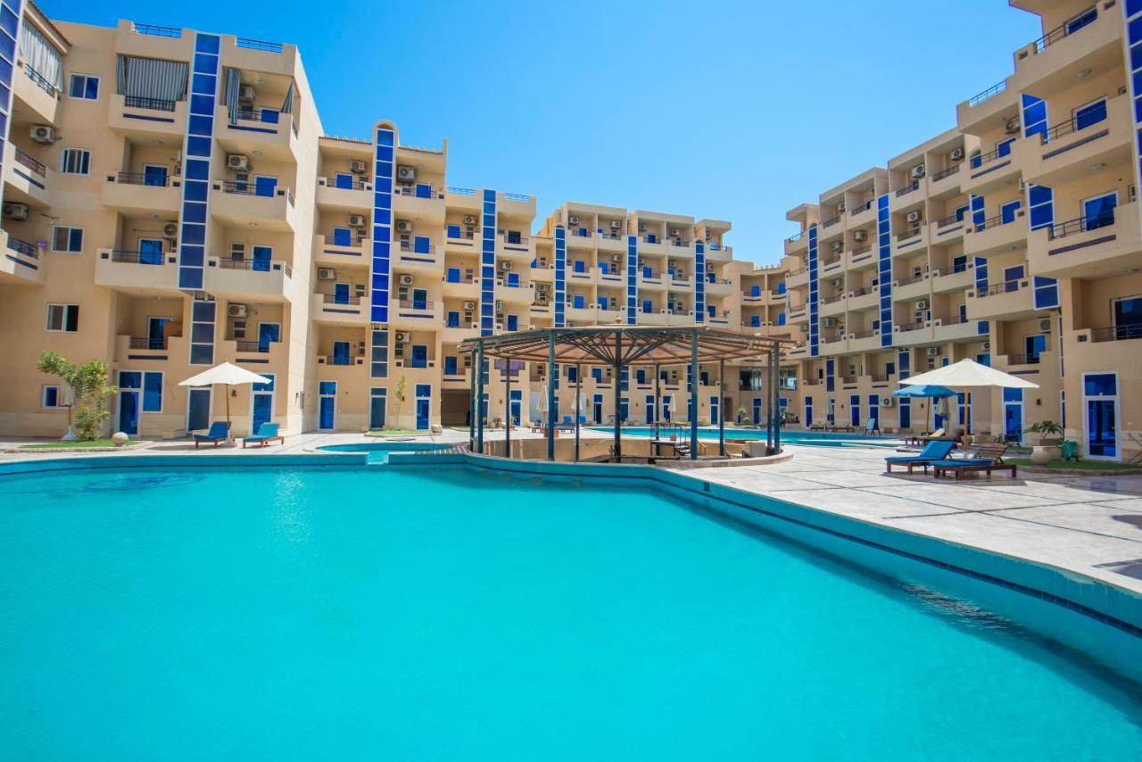 Pool View Near El Gouna With Floor Balcony & Kitchen