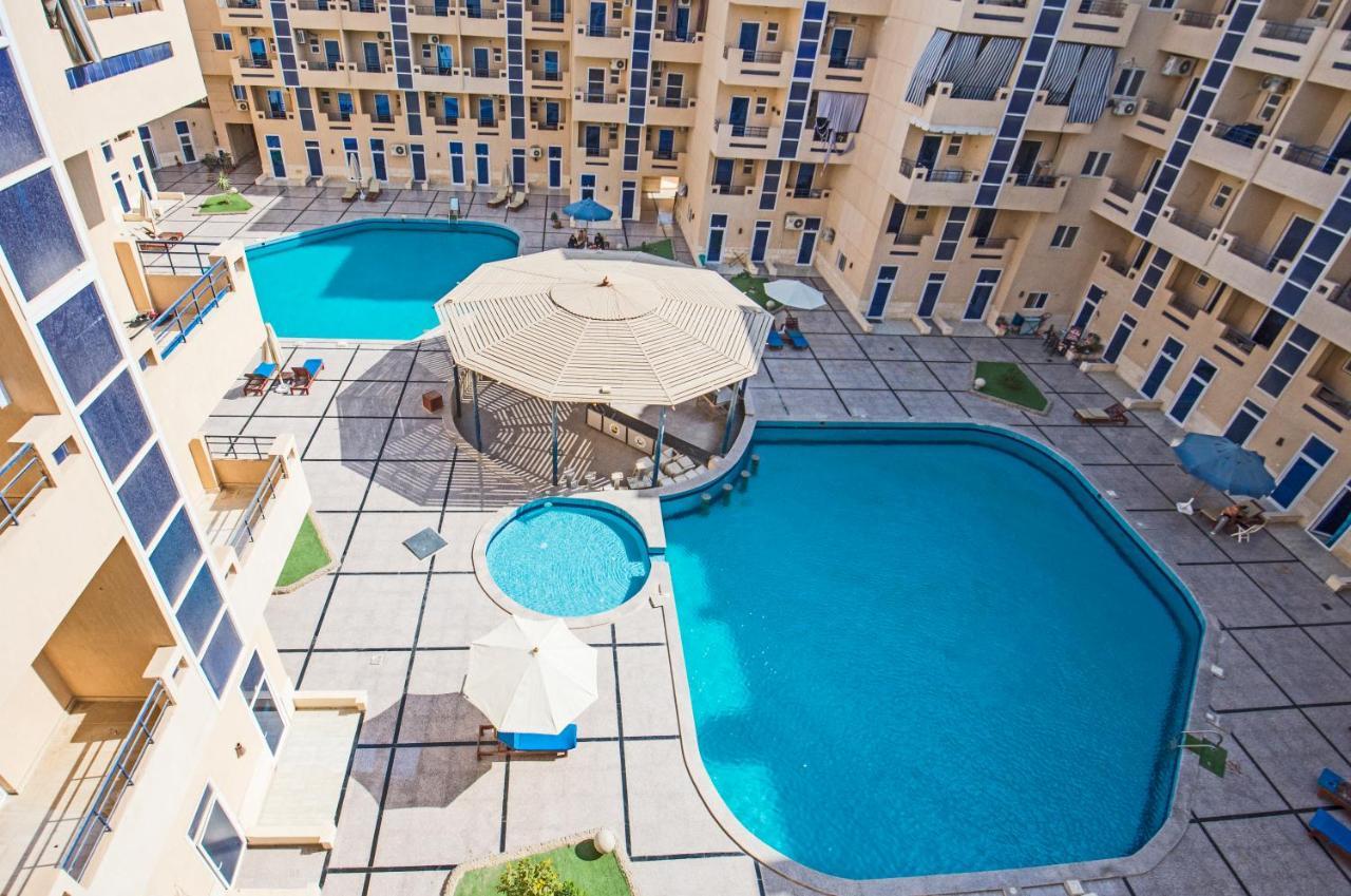 Pool View Near El Gouna With Floor Balcony & Kitchen