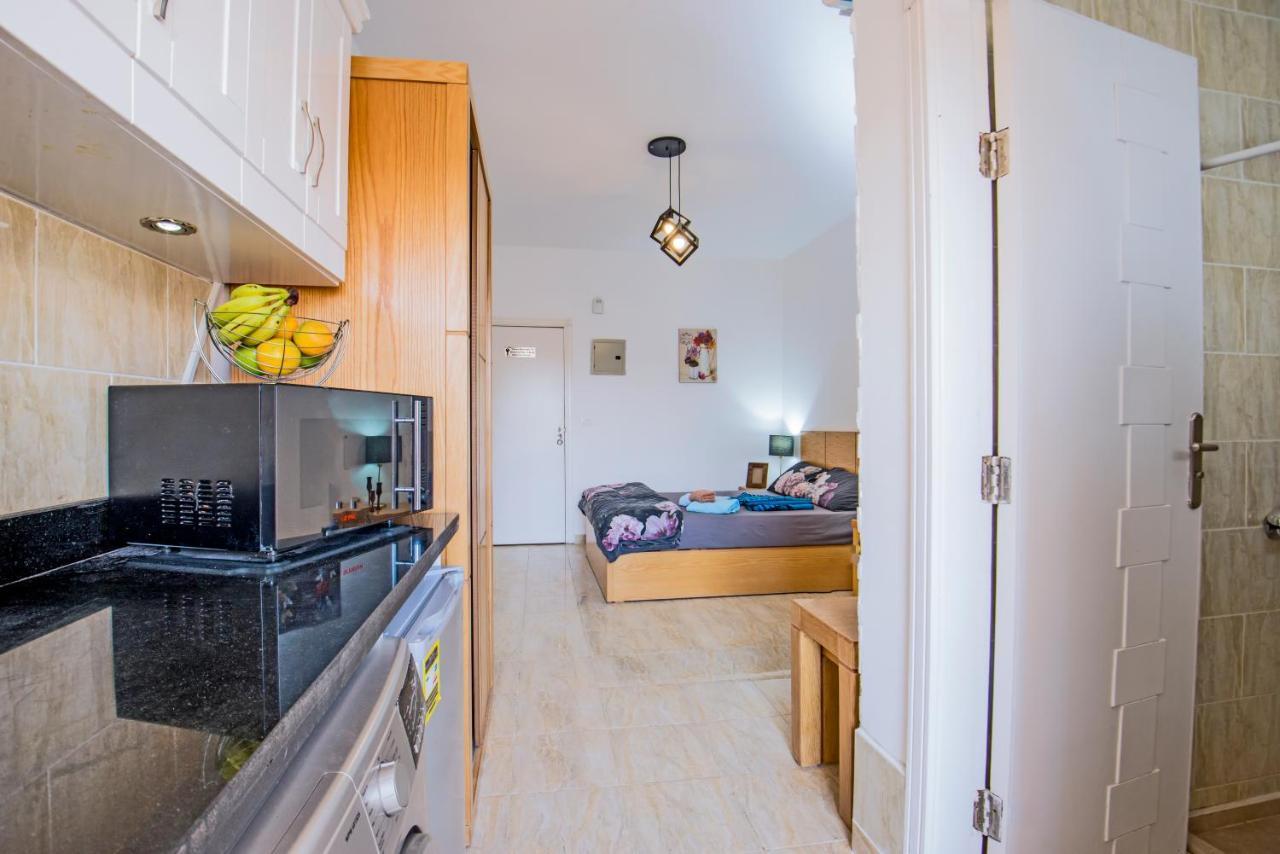 Appartement Pool View Near El Gouna With Floor Balcony & Kitchen *