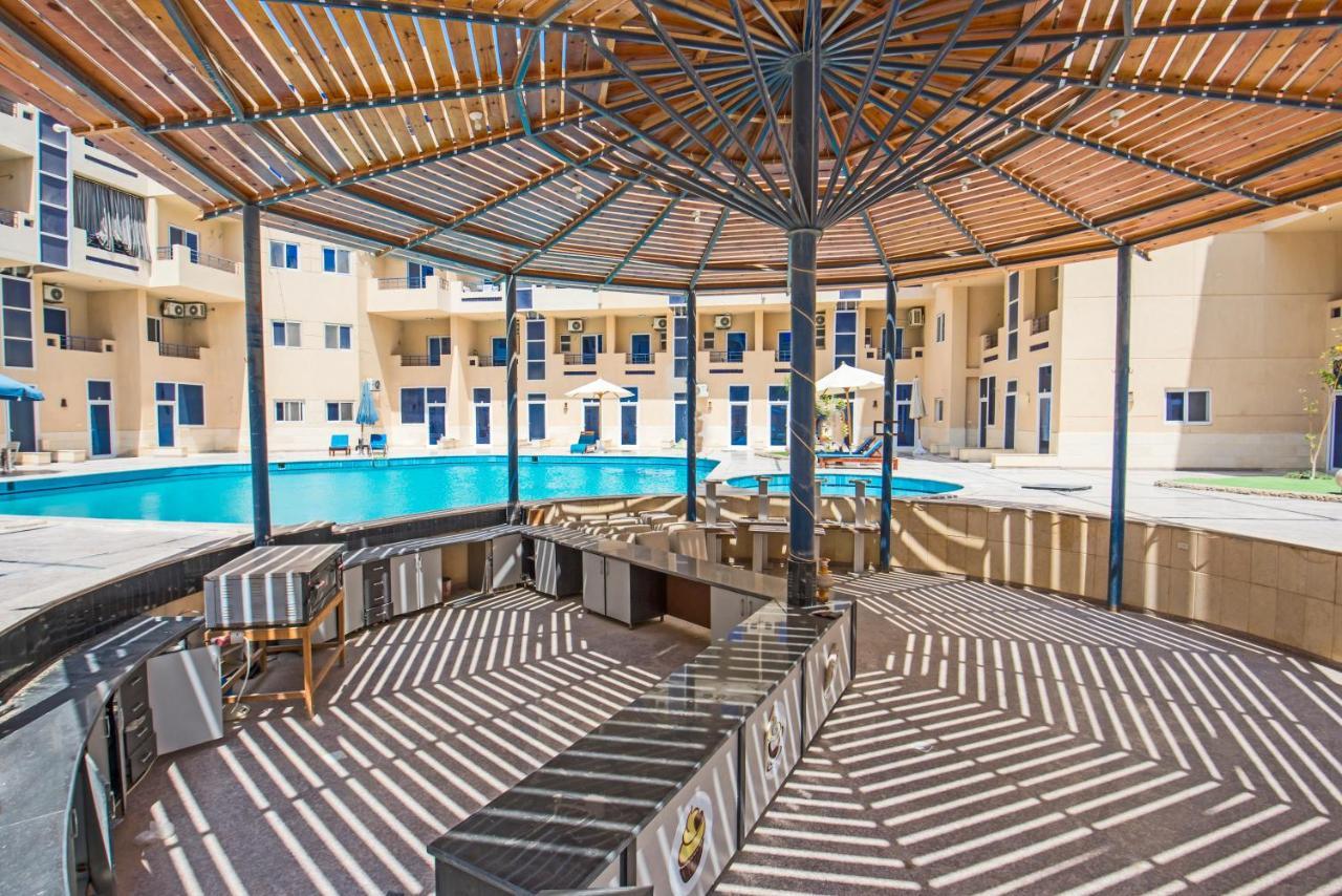 Appartement Pool View Near El Gouna With Floor Balcony & Kitchen