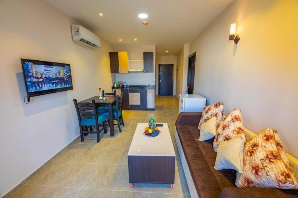 One Bedroom With Aqua View At Mirage Bay Aparthotel