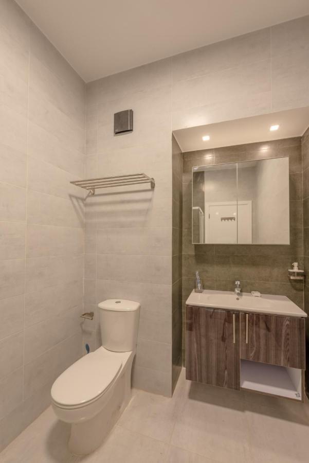 Lovely Sea View 2br In 
