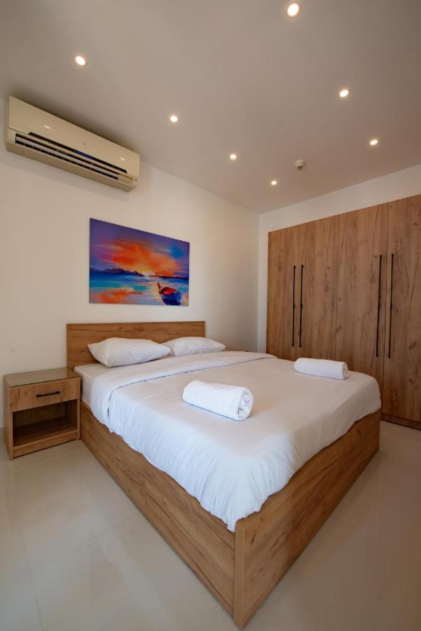 Lovely Sea View 2br In 