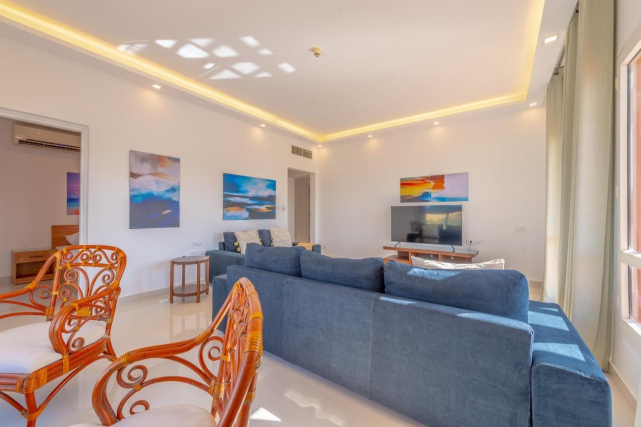 Lovely Sea View 2br In 