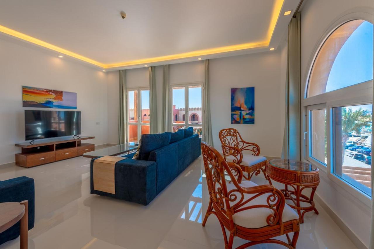 Lovely Sea View 2br In 