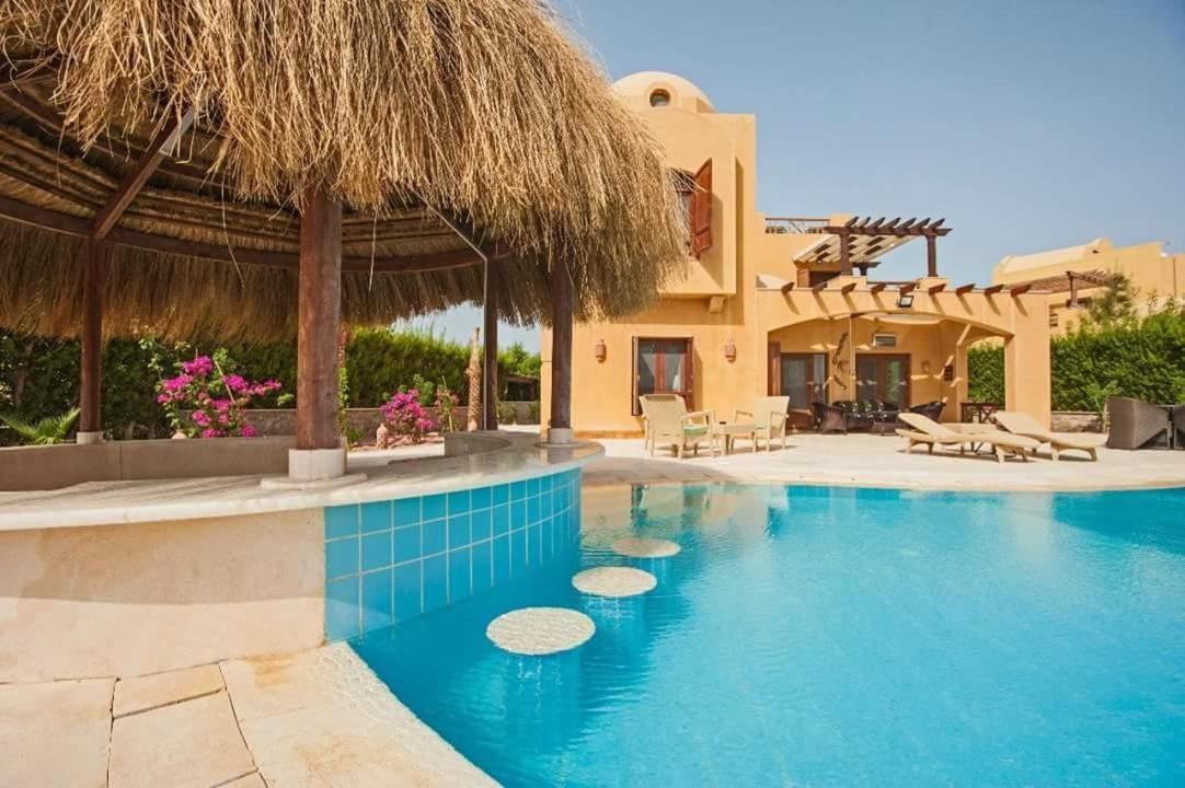 Villa Y 140 Wast Golf Heated Private Pool *
